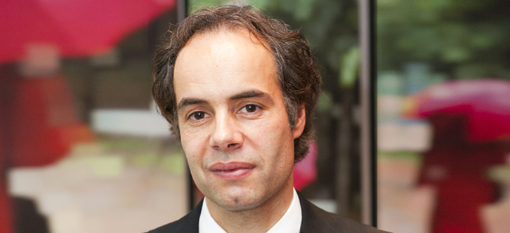 notar dr esser portrait 01