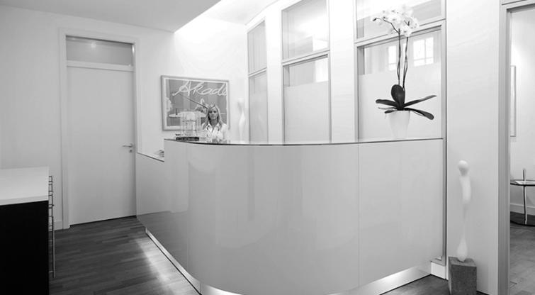 S thetic Clinic Düsseldorf Empfang